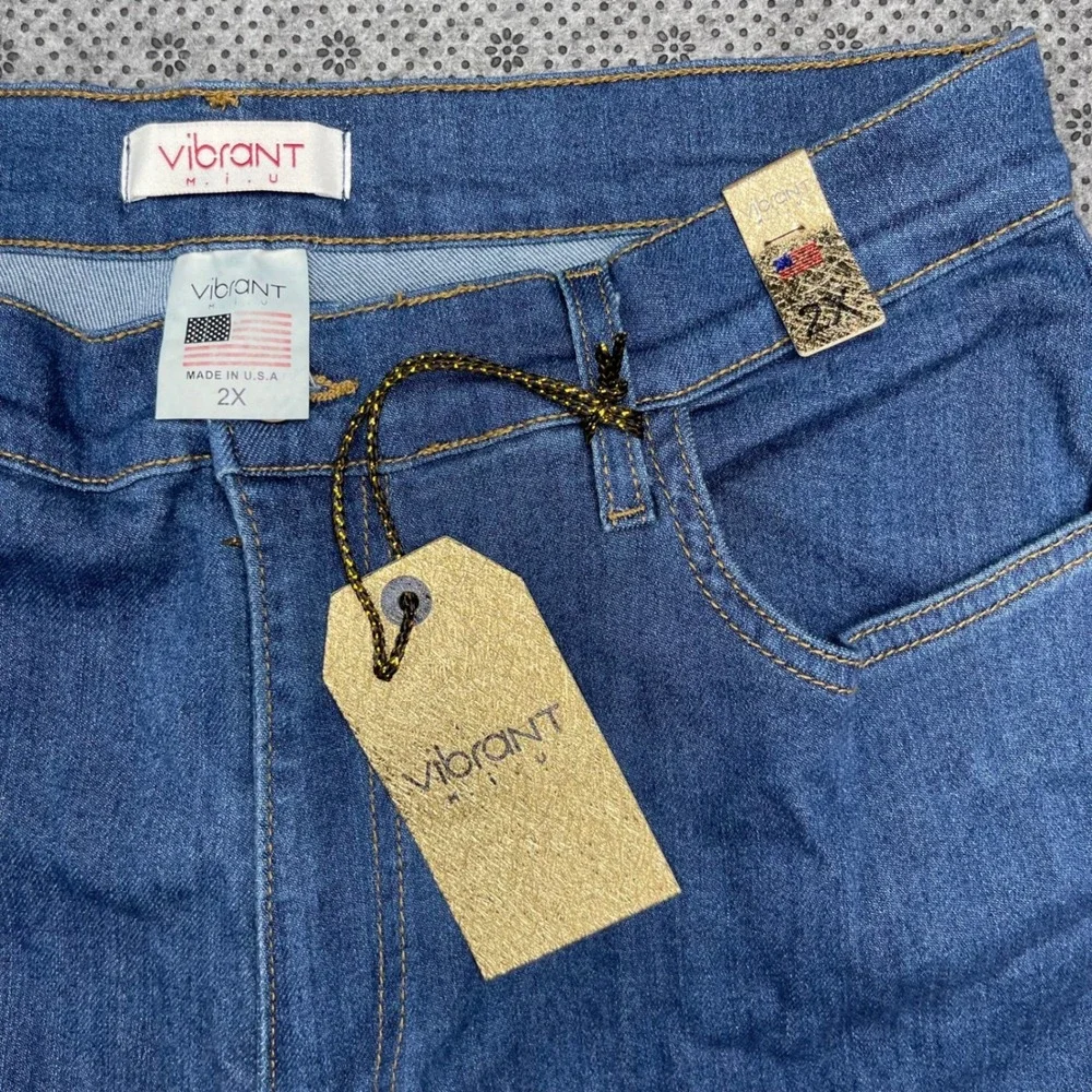 NEW Vibrant MIU Womens 2X Ruffle Tiered Flare Jeans High Rise Blue Denim W32xL33 - Picture 4 of 10